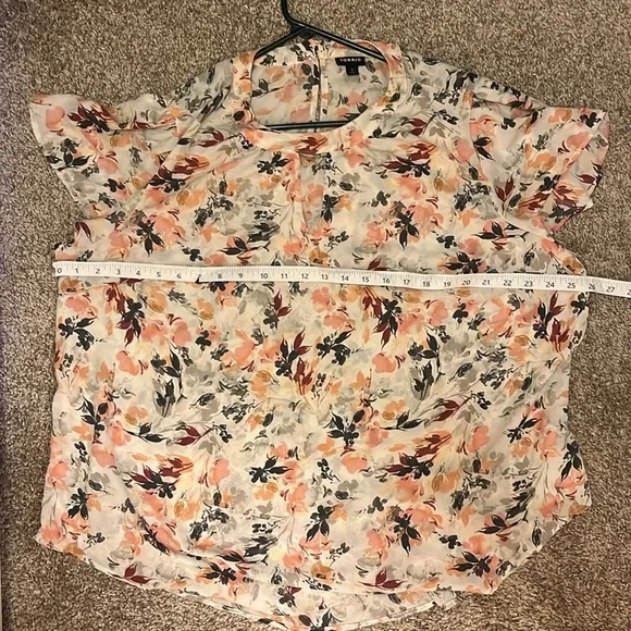 Torrid floral peach and green top size 2 - Picture 9 of 9